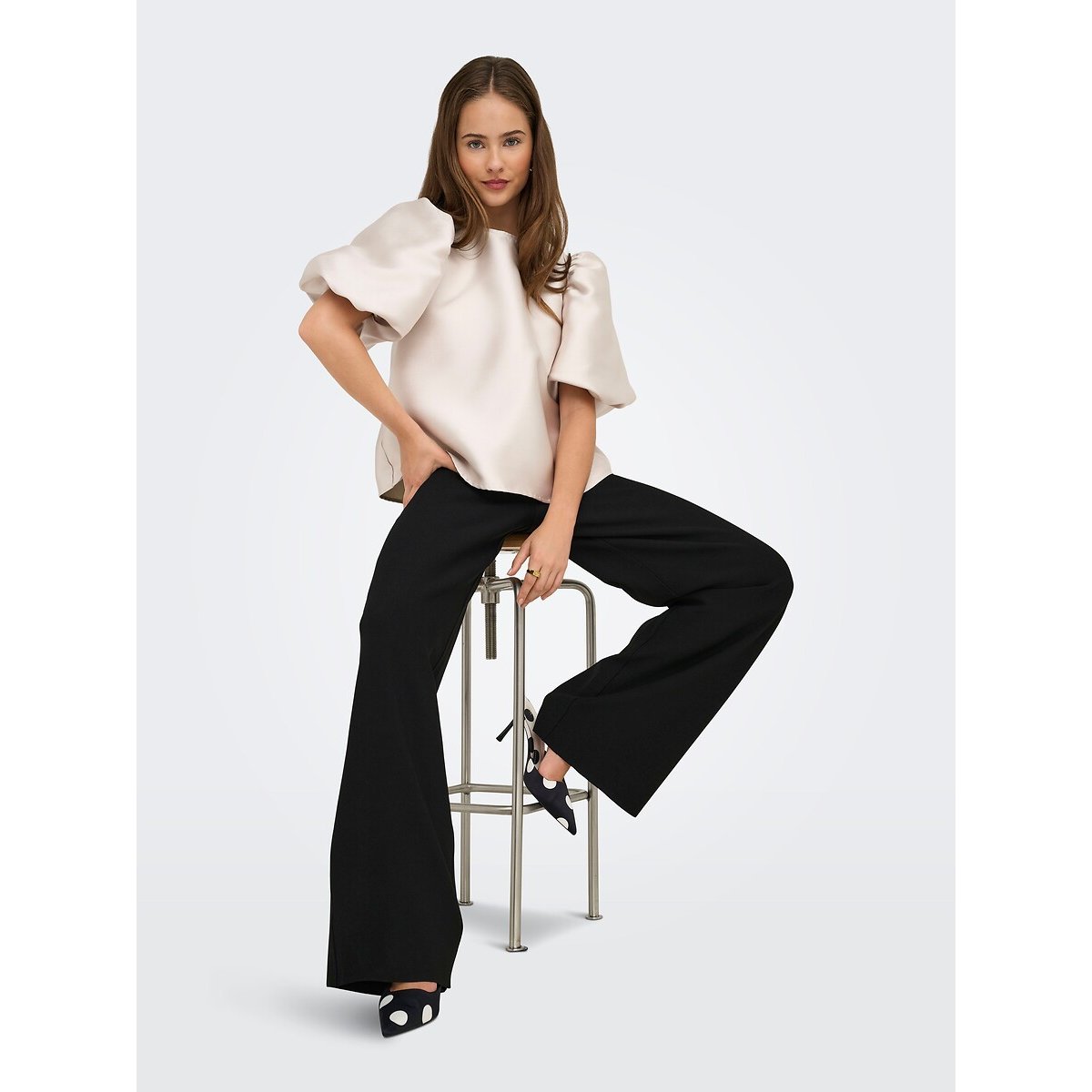 Pantalón ancho de talle alto negro, ONLY