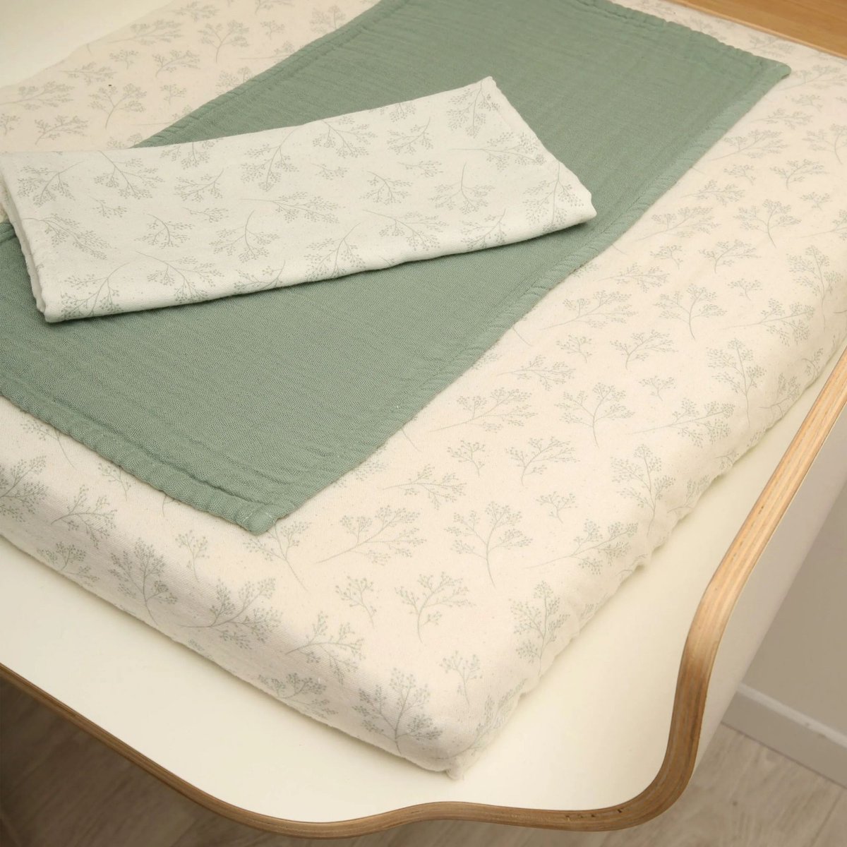 Housse de matelas à langer Noga + 2 langes vert, CHARLIE CRANE