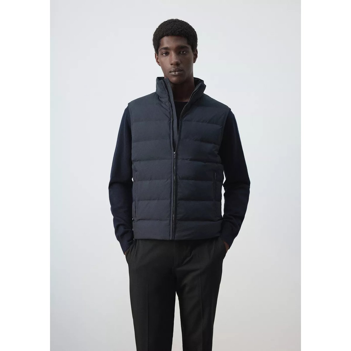 Gilet matelassé en duvet déperlant bleu nuit, MANGO MAN