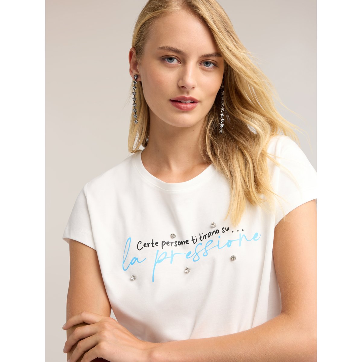 T-shirt avec inscription et broderie avec pierres blanc, MOTIVI