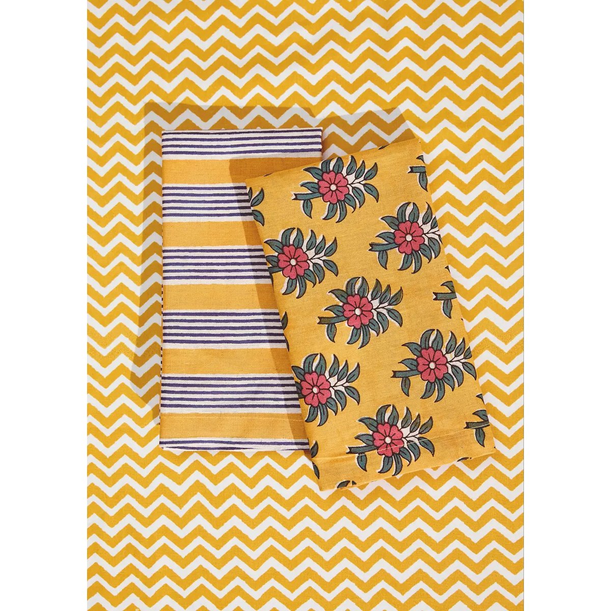 Serviettes en coton et lin à rayures et fleurs jaune, MANGO HOME