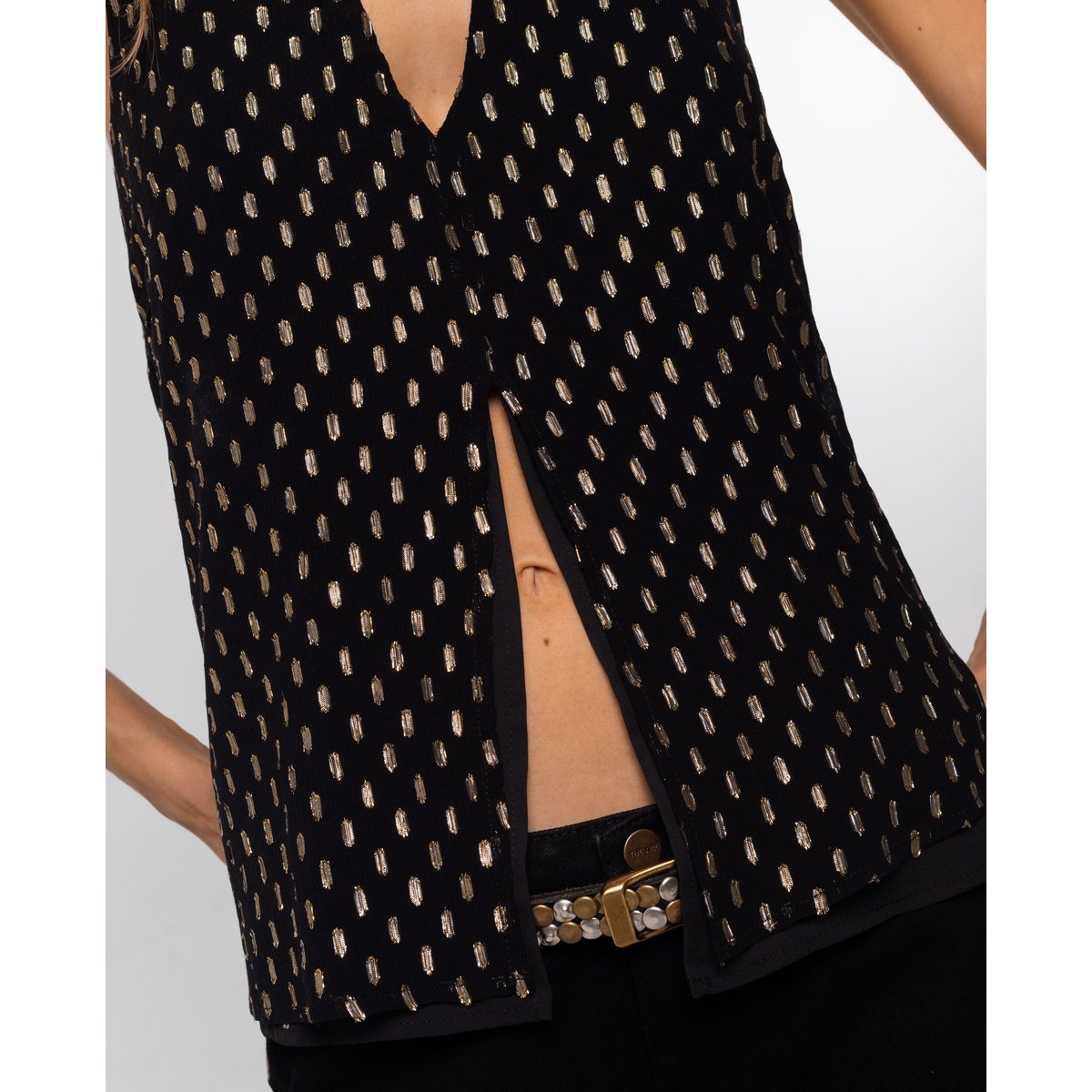 Haut plumeti avec décolleté en V et nœud au cou noir, THE-ARE