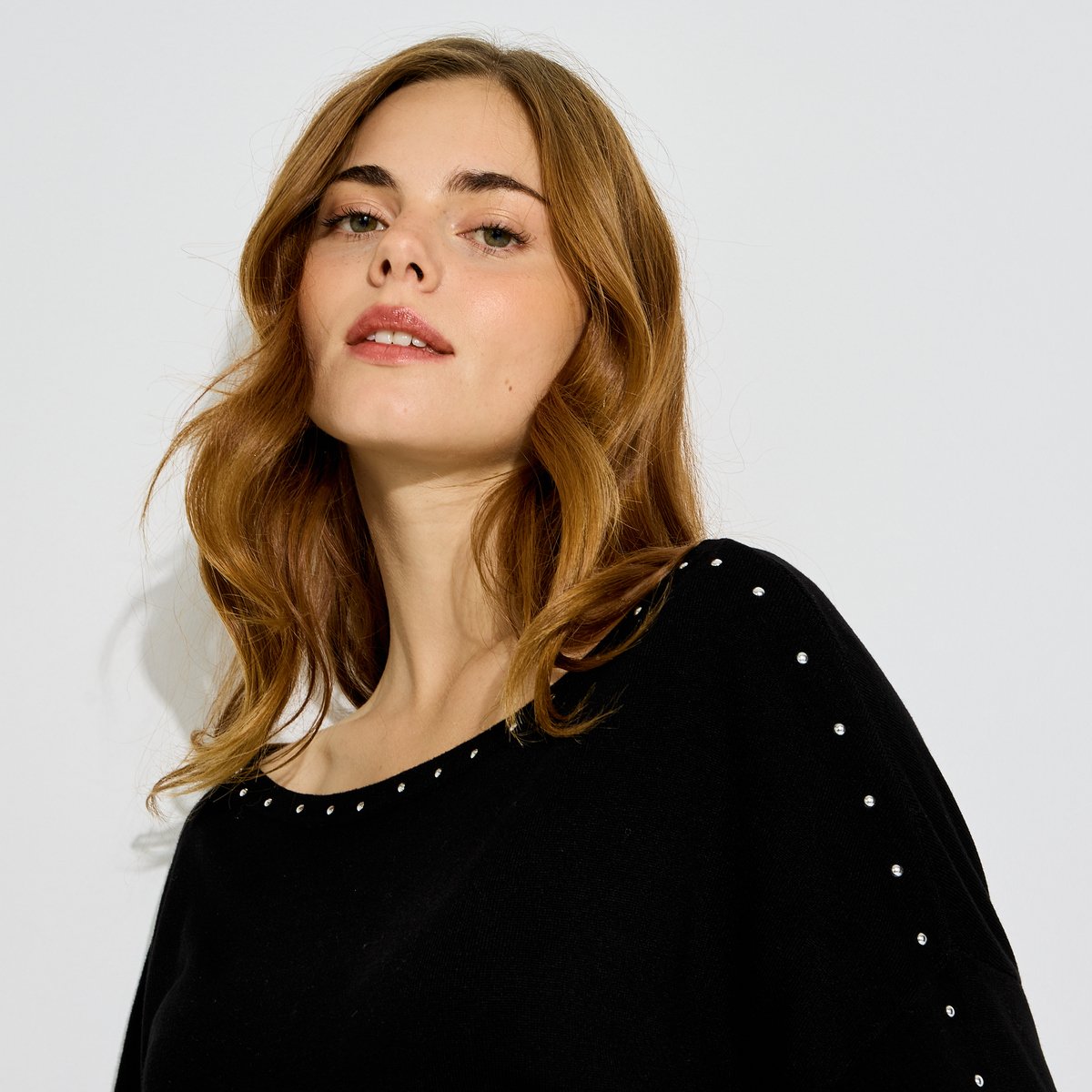Pull fin col bateau à strass noir, GRAIN DE MALICE