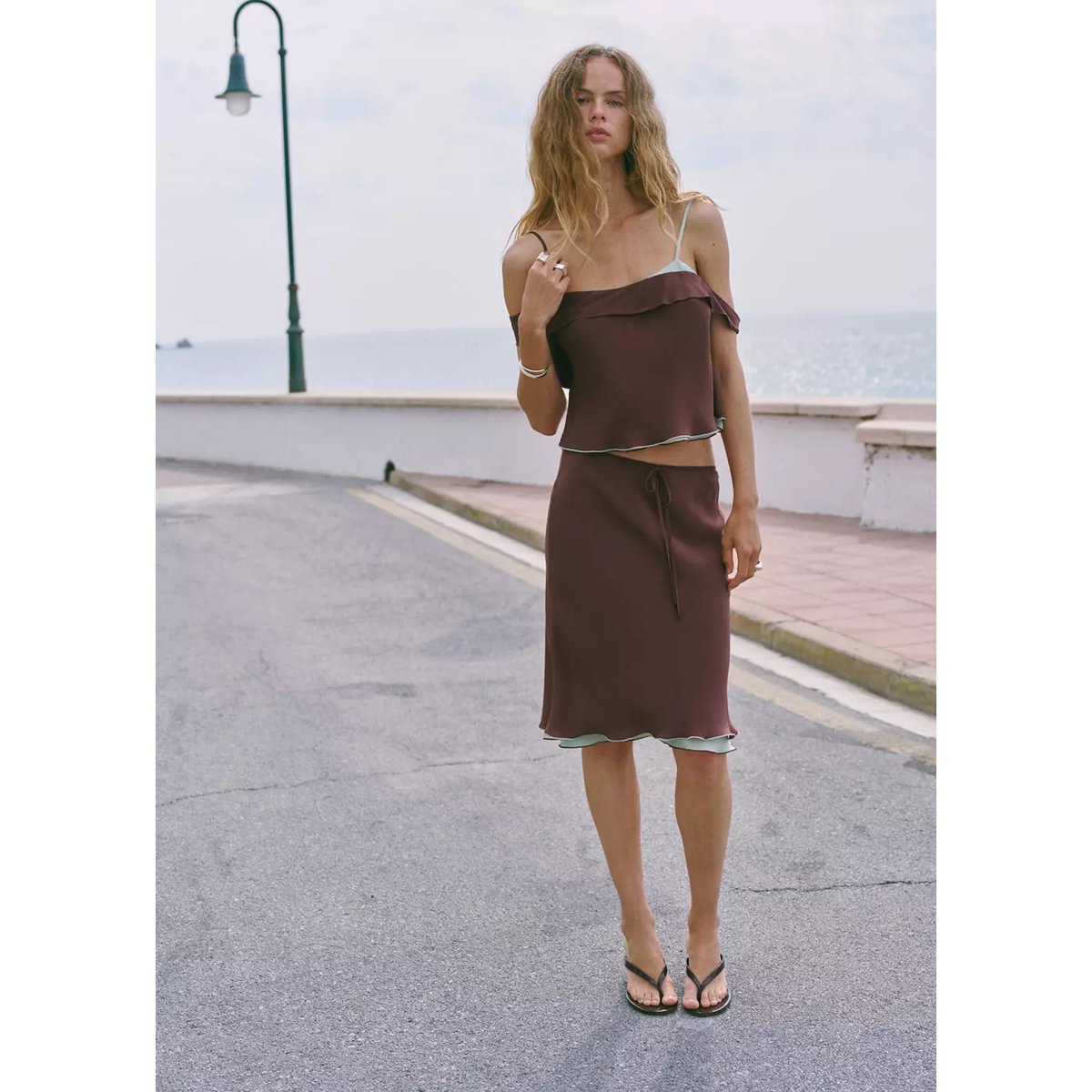 Top asymétrique combiné marron, MANGO