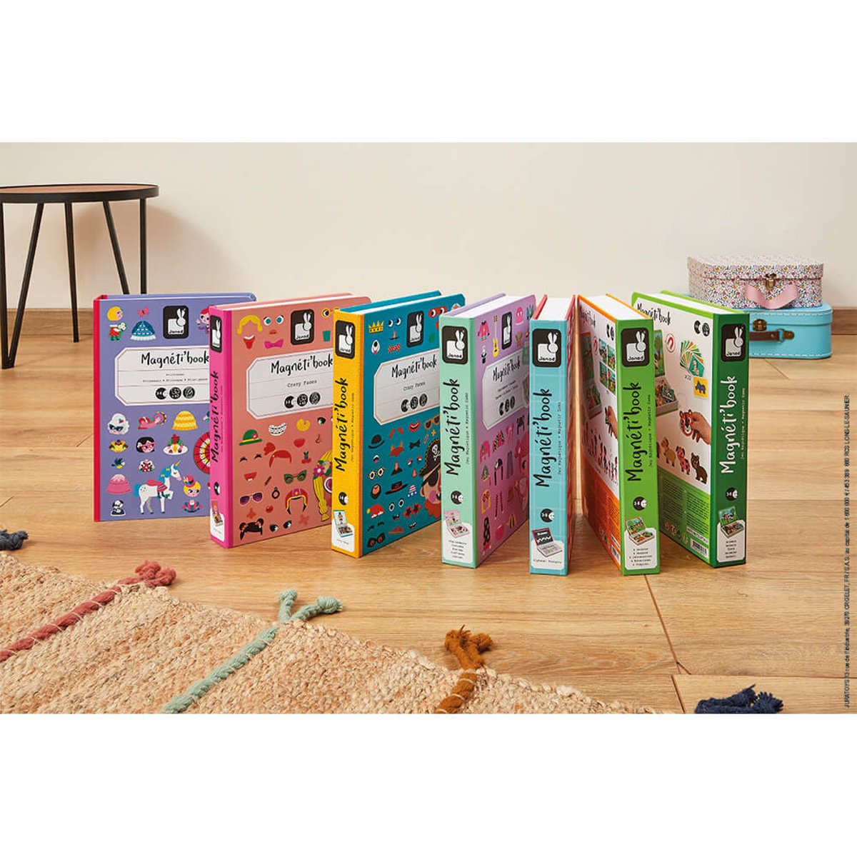 Magnéti'book Déguisements Fille, 46 Magnets violet, JANOD