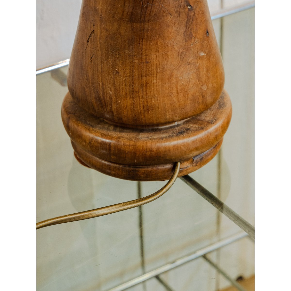 Lampe à poser en bois et laine Julia N°1131 - Bon état bois foncé, DEBONGOUT