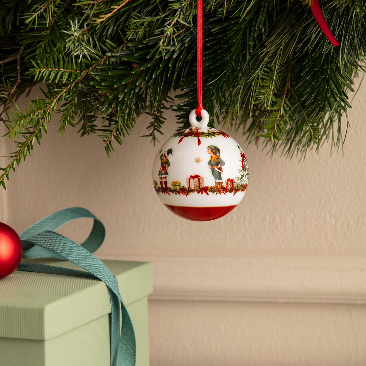 Boule 2026 ANNUAL CHRISTMAS EDITION couleur unique, VILLEROY & BOCH