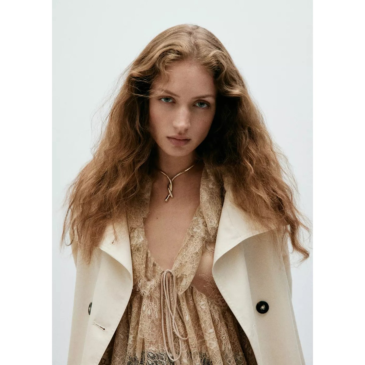 Collier rigide avec nœud or, MANGO