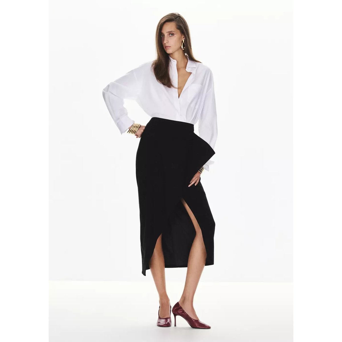 Jupe fendue volant noir, MANGO