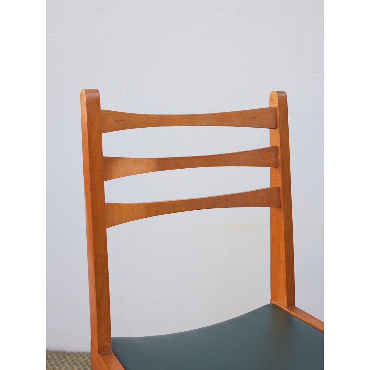 Lot de 3 chaises scandinaves en bois Alma N°1926 - Bon état bois clair, DEBONGOUT
