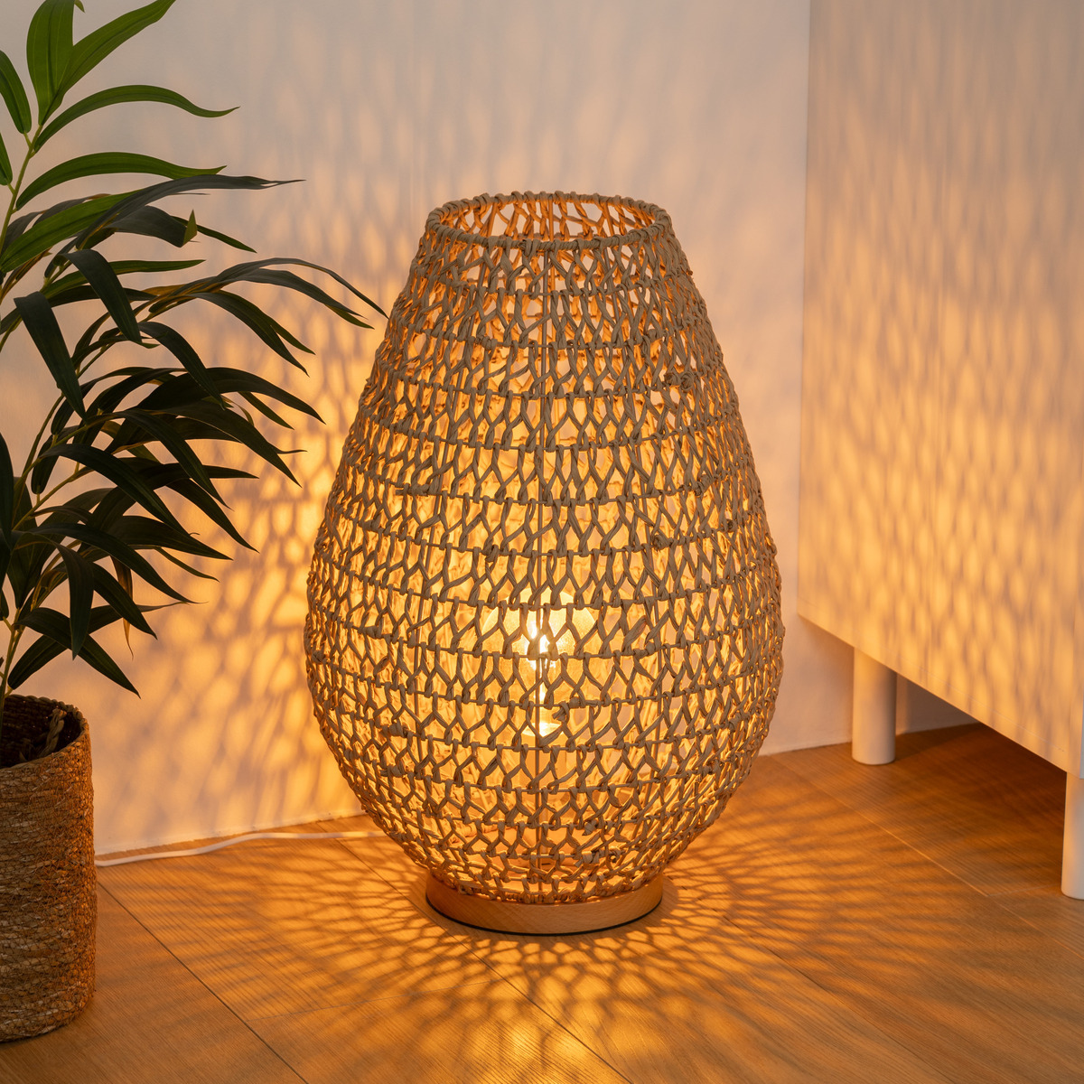Lampe à poser corde tressée bois de hêtre ETEL beige, ATMOSPHERA