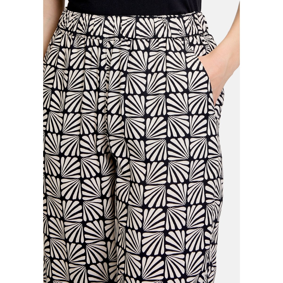Pantalon à enfiler à poches extérieures noir/beige, BETTY BARCLAY