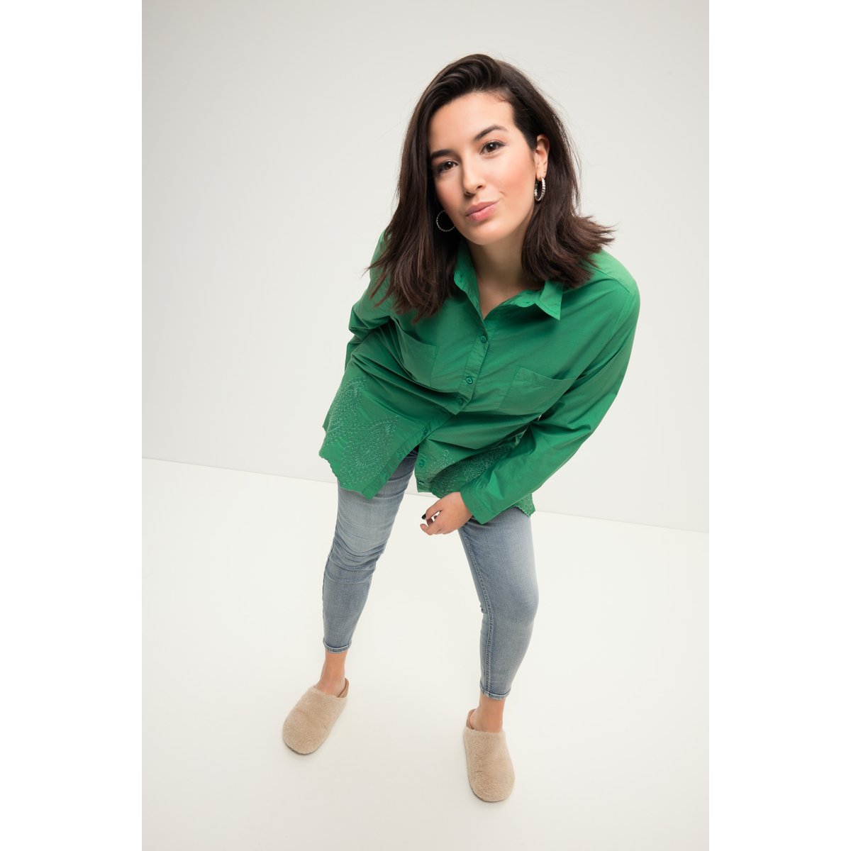 Chemisier oversized avec broderie sur la menthe verte, STUDIO UNTOLD