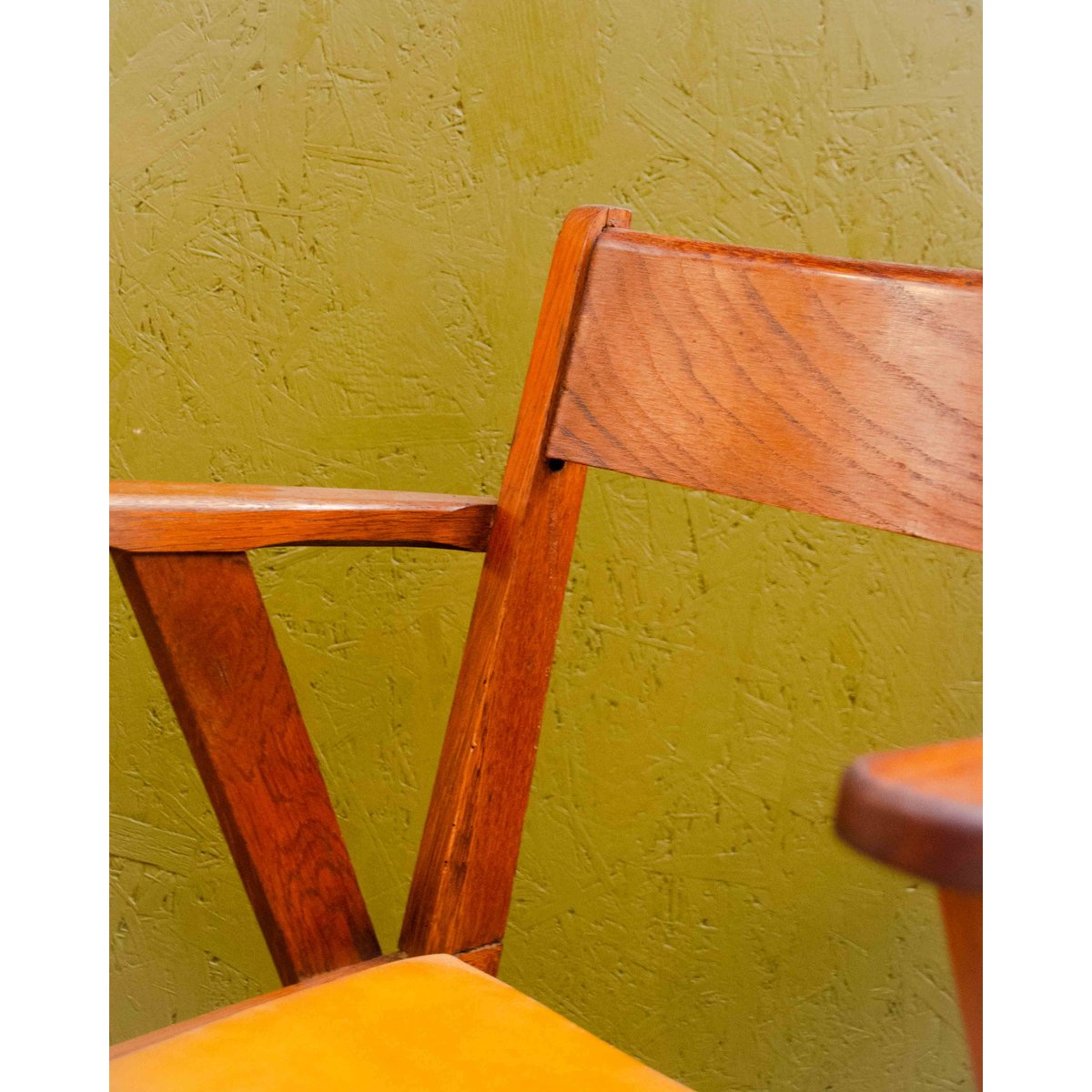 Chaise en bois Claude N°1587 - Bon état marron, DEBONGOUT