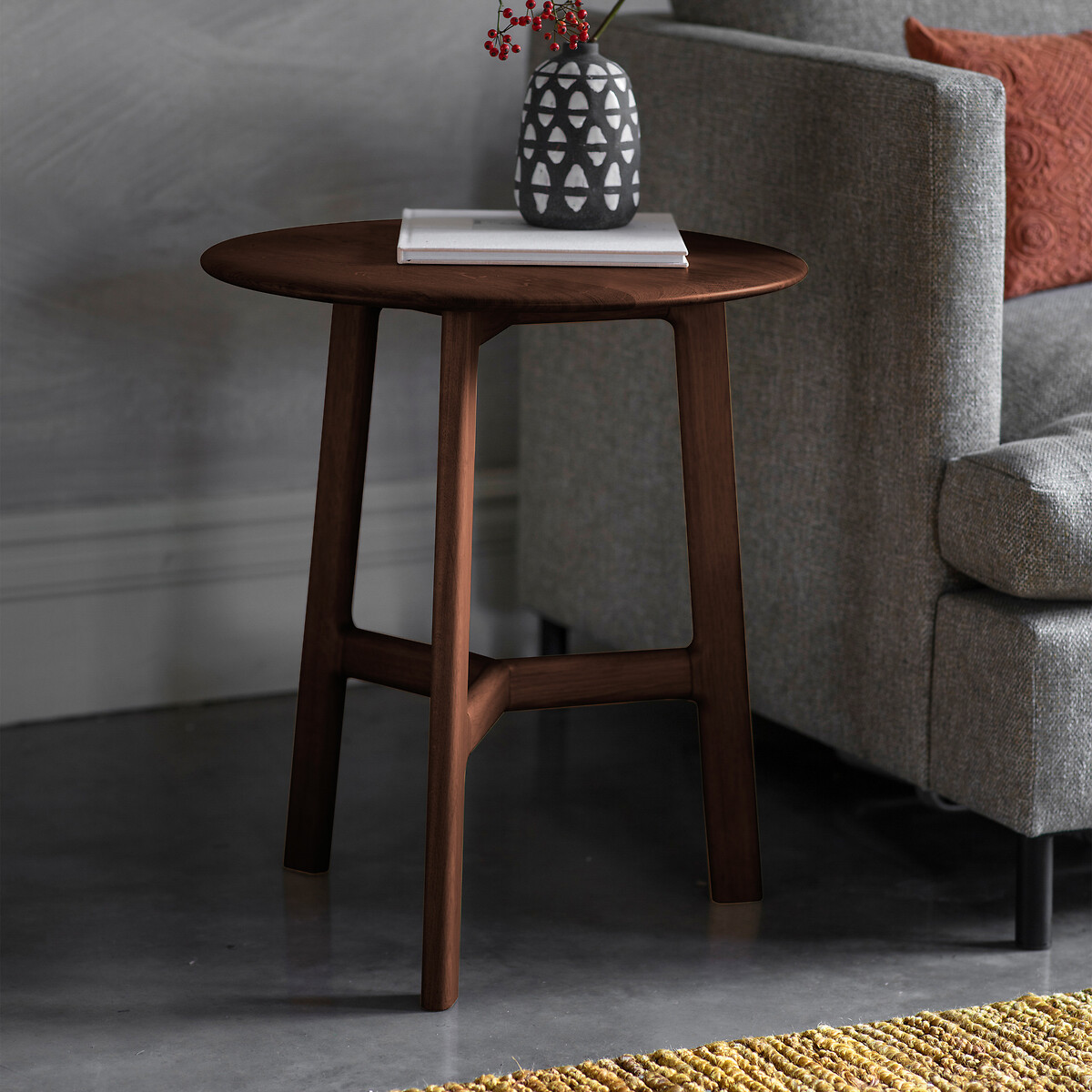 Murwara Mid-Century Round Walnut Side Table walnut, ÉDITÉ