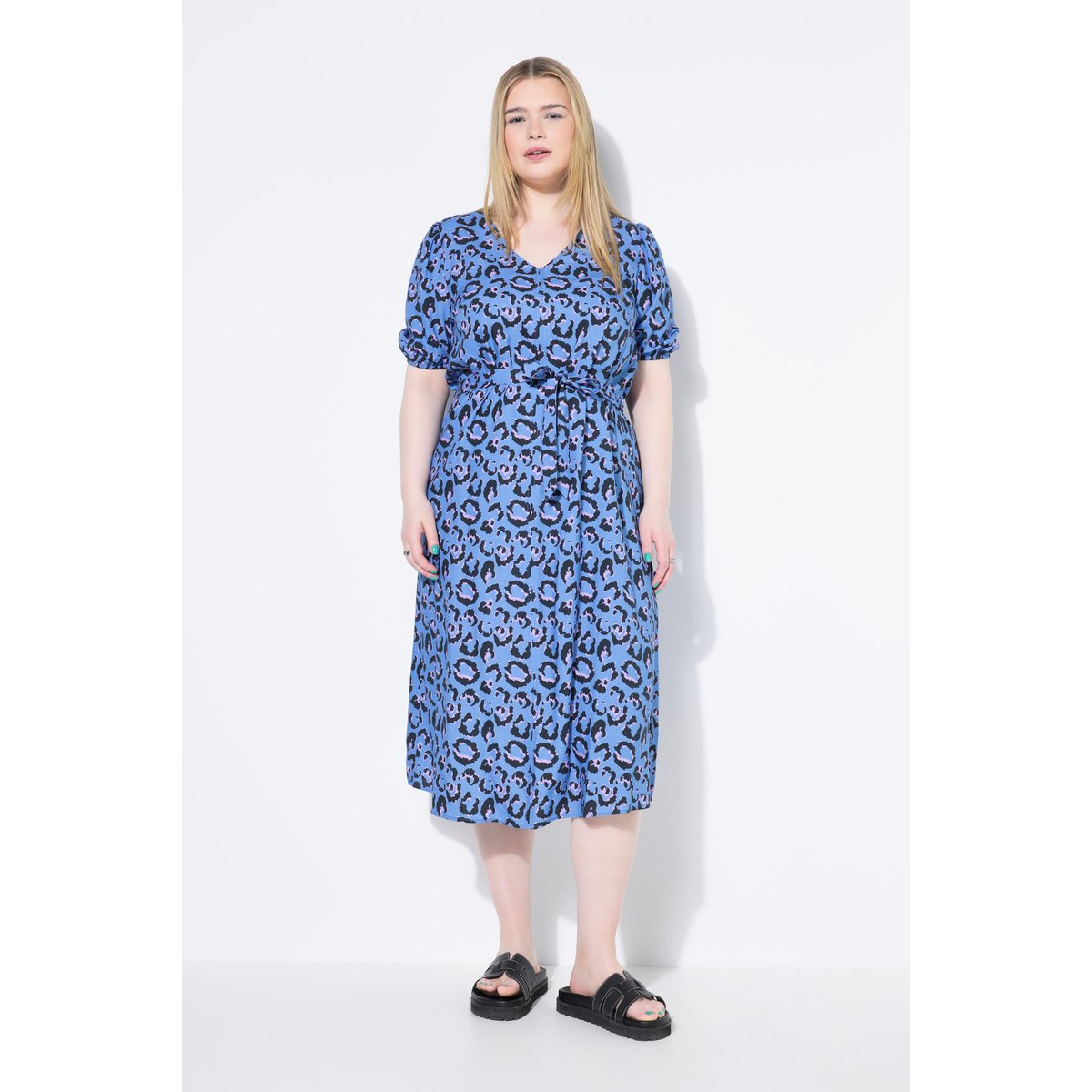 Robe midi coupe évasée, imprimé léopard bleu ciel, STUDIO UNTOLD