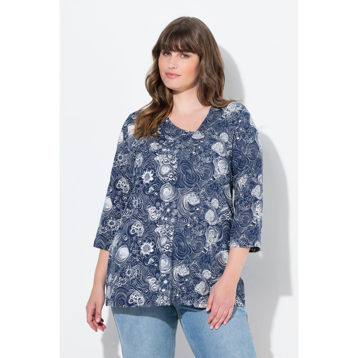 T-shirt en coton bio avec passepoils. Col bleu marine, ULLA POPKEN