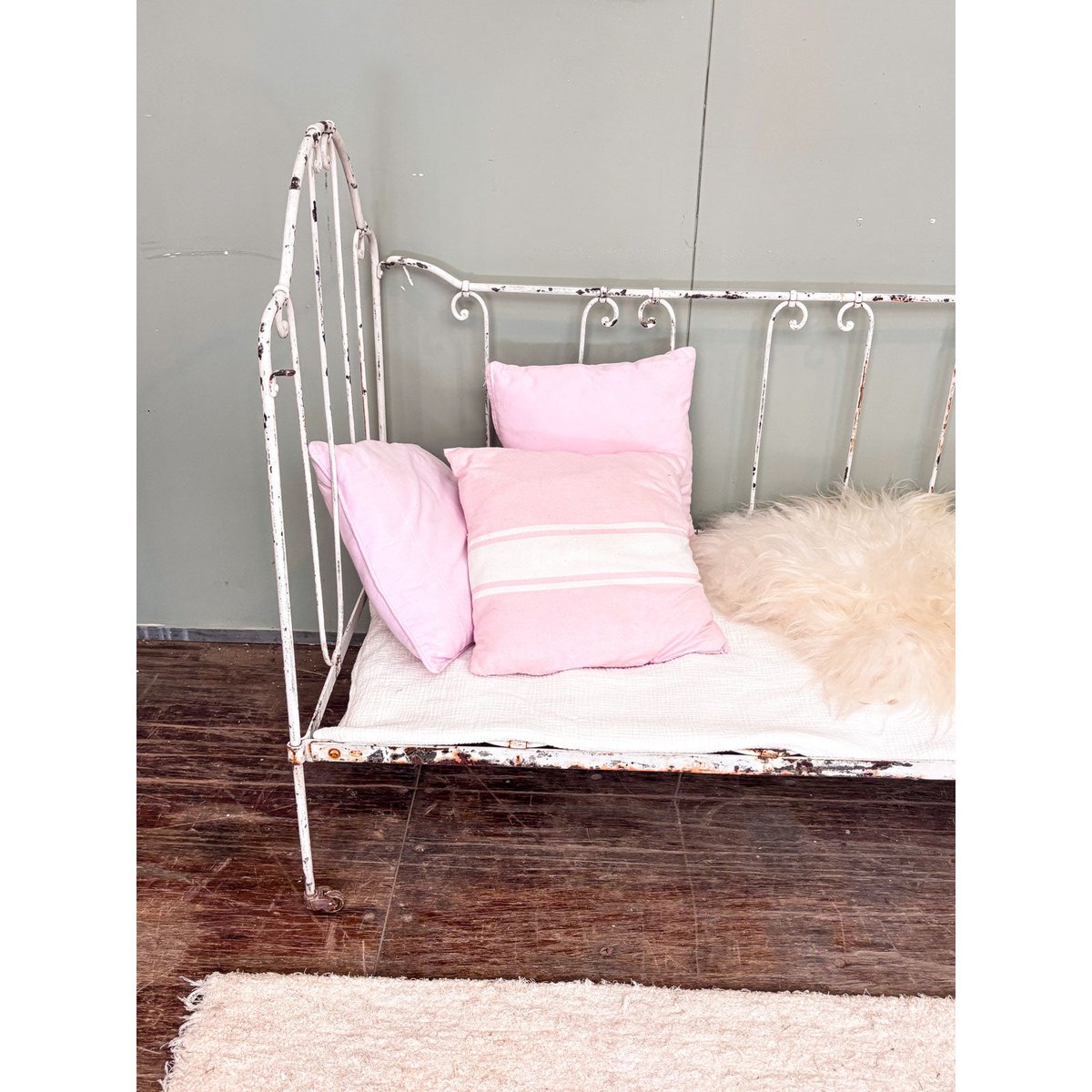 Banquette en fer forgé Martine N°16 - Bon état blanc, DEBONGOUT