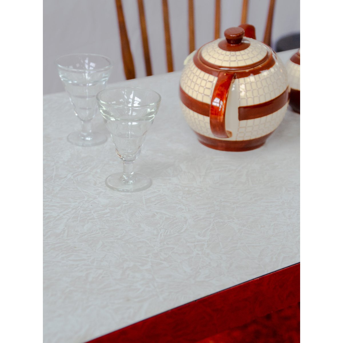 Table à manger bistro en formica et bois Denise N°1369 - Bon état gris, DEBONGOUT