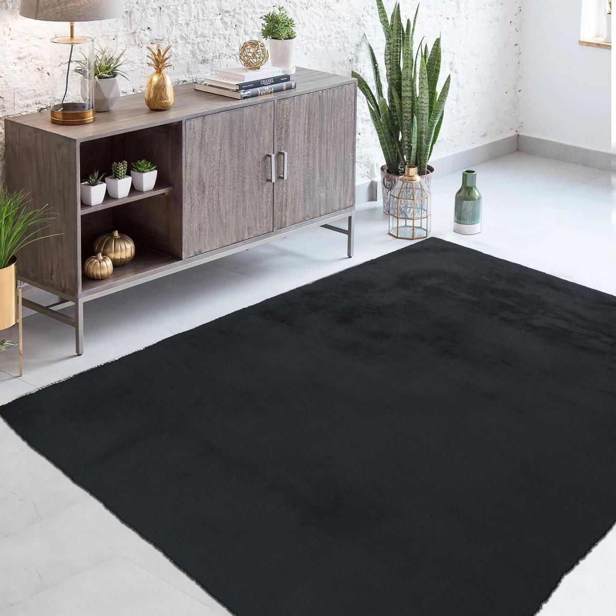 Tapis longs poils shaggy fait à la main motif uni CAREI + anthracite, UN AMOUR DE TAPIS