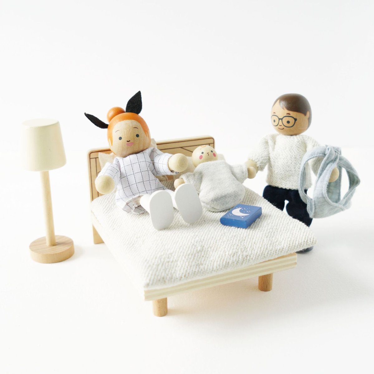 Famille de poupées multicolore, LE TOY VAN