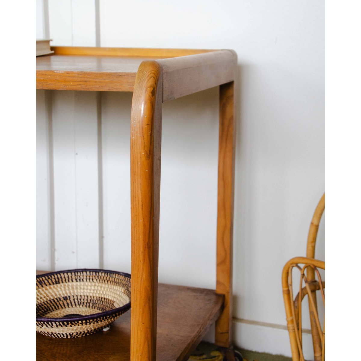 Desserte en bois aux pieds galbés Henriette N°192 - Bon état orange, DEBONGOUT