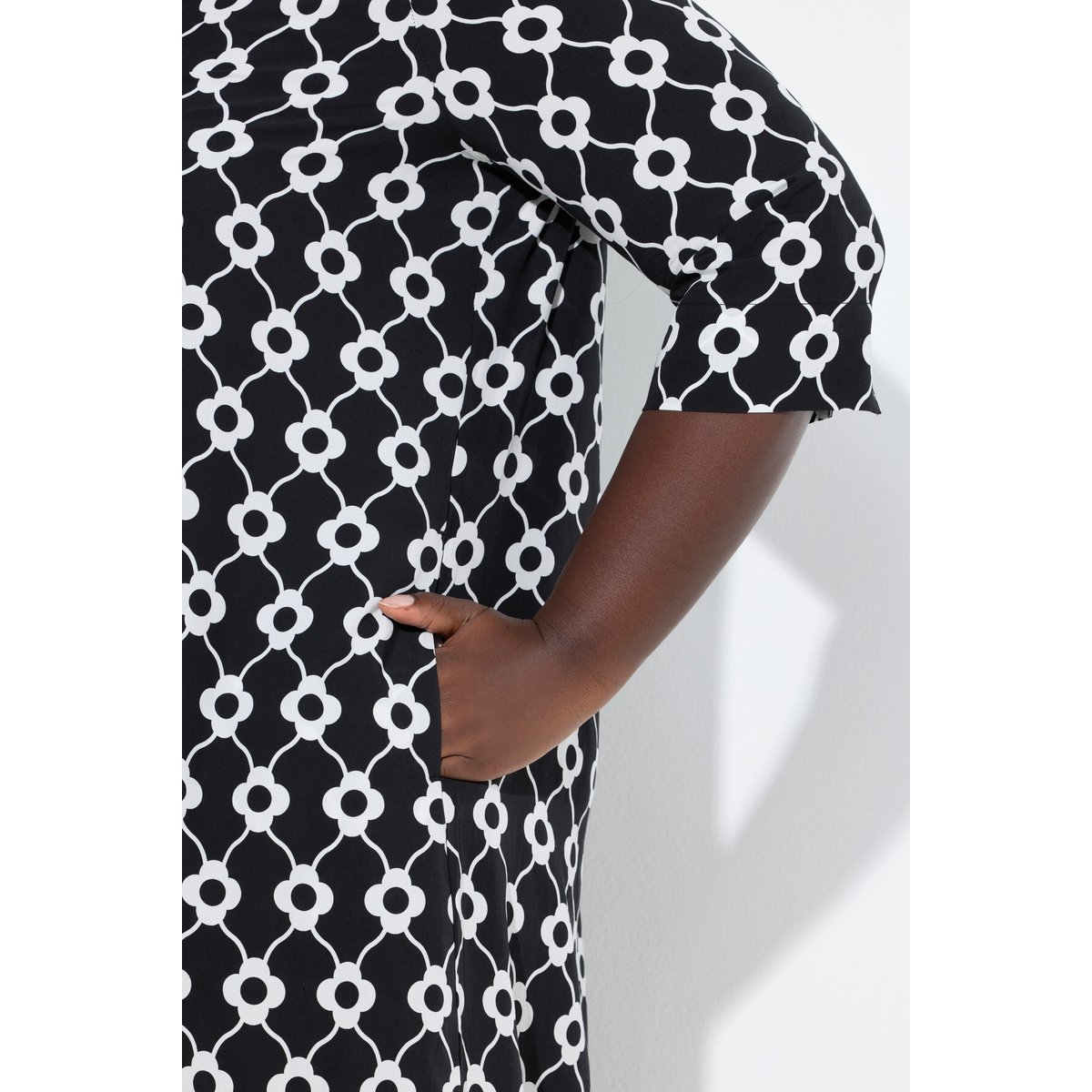Robe midi en Lyocell imprimé à fleurs noir, ULLA POPKEN