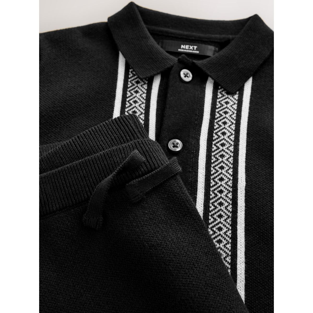 Ensemble avec polo et short en maille monochrome, NEXT