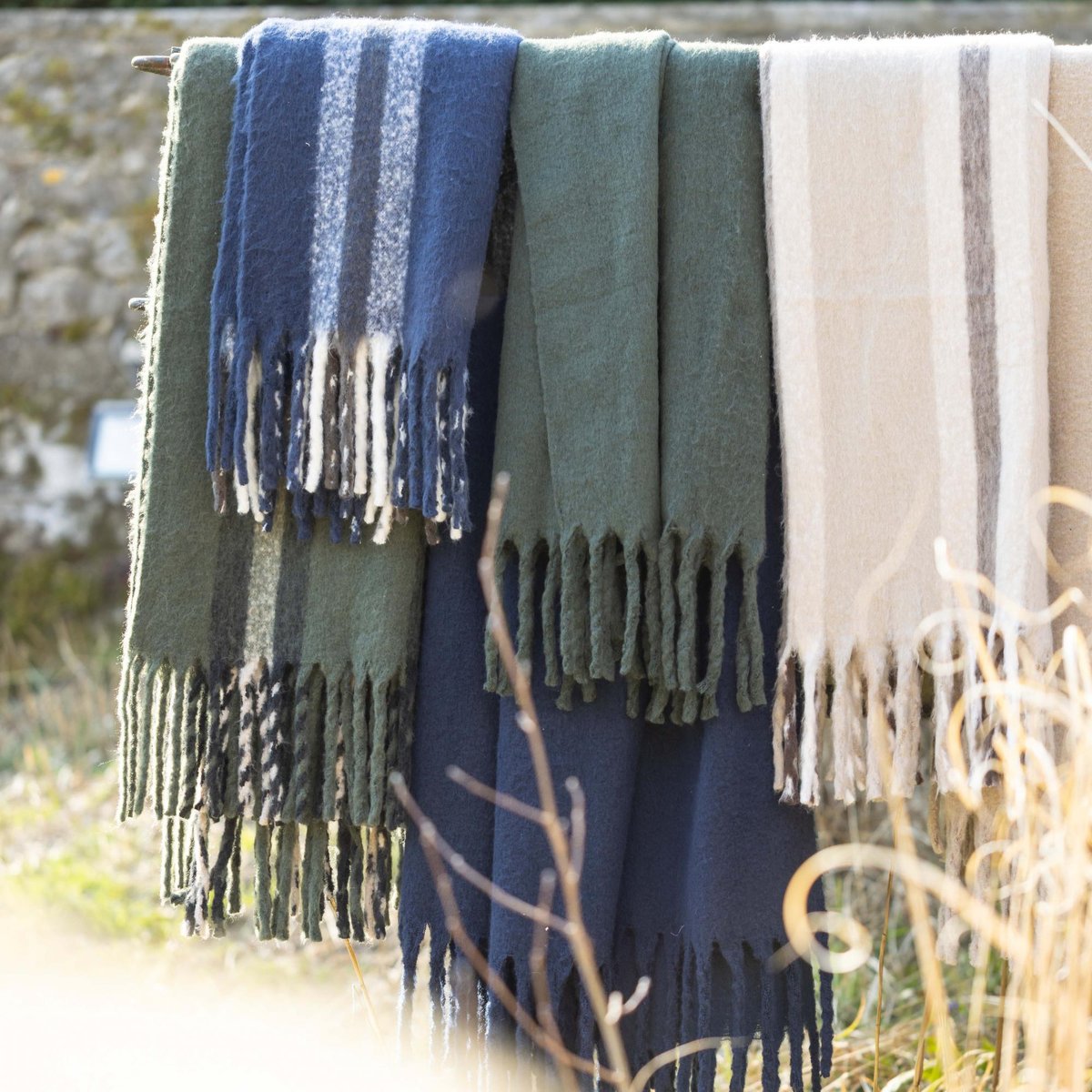 Plaid recyclé Isabel uni marine, VIVARAISE