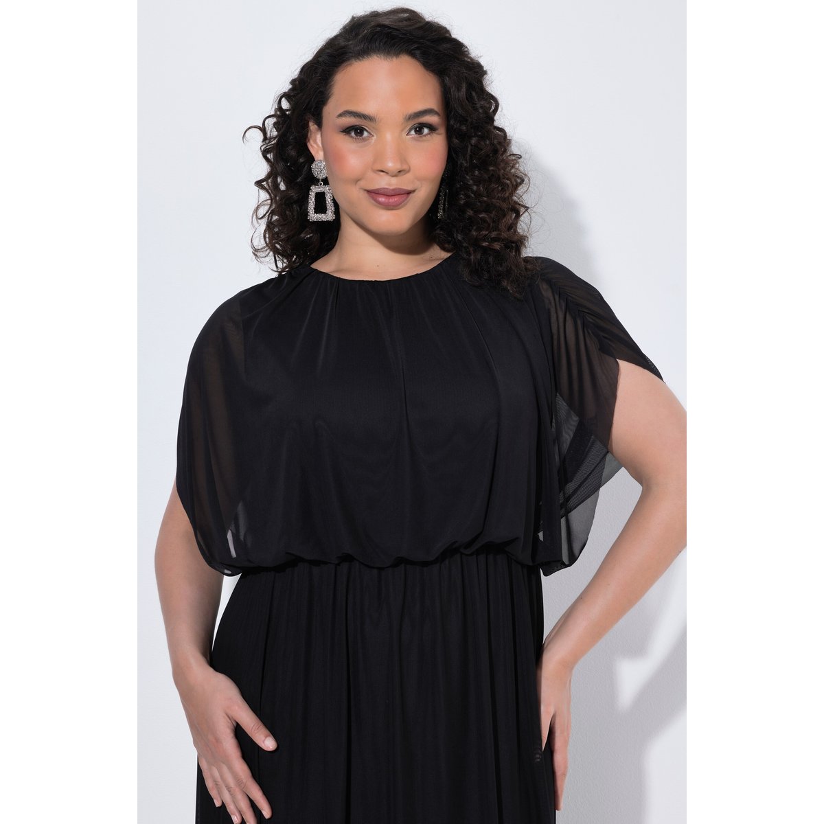 Robe longue sans manches, haut « ballon » noir, ULLA POPKEN