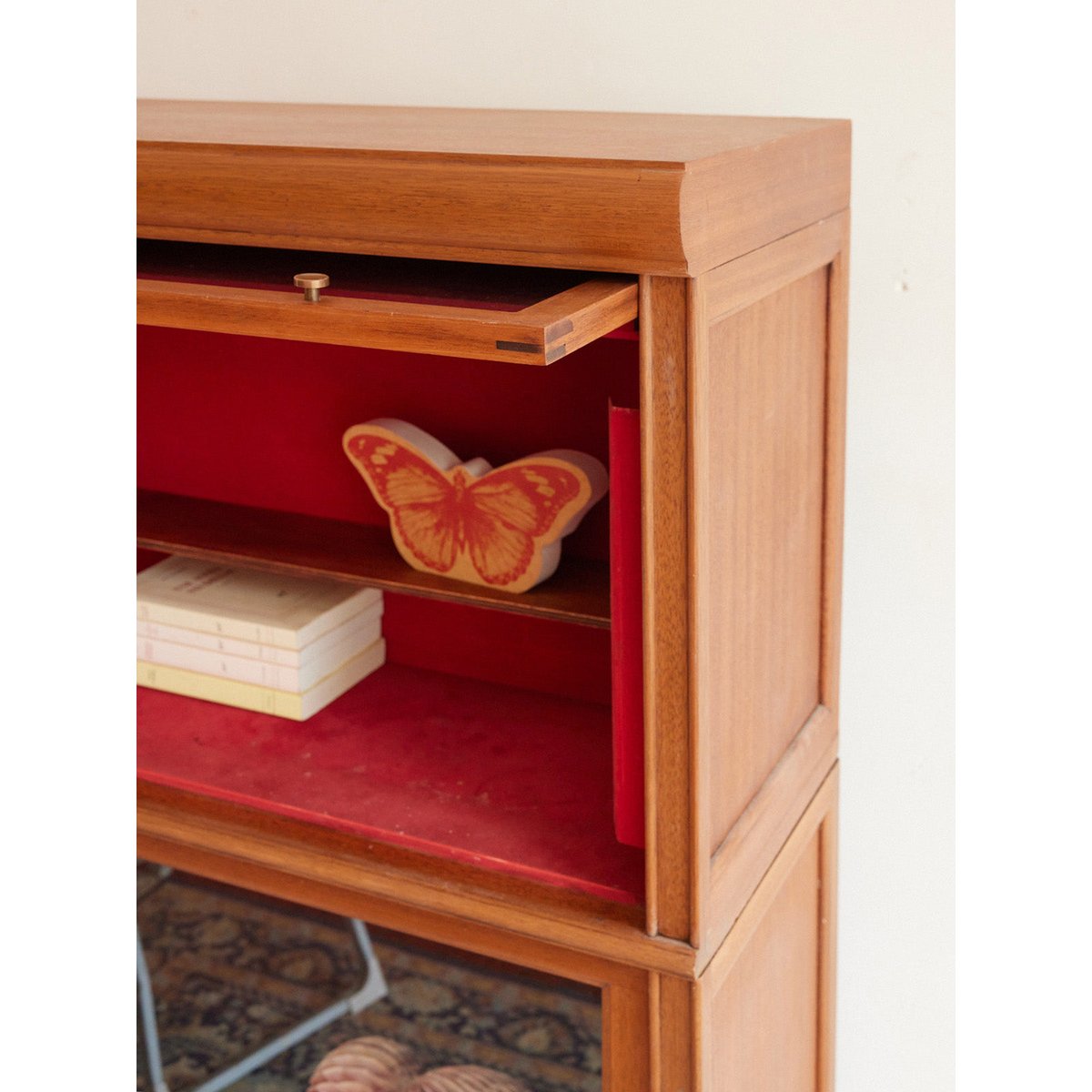 Vitrine MD en bois Victoria N°1361 - Bon état bois clair, DEBONGOUT