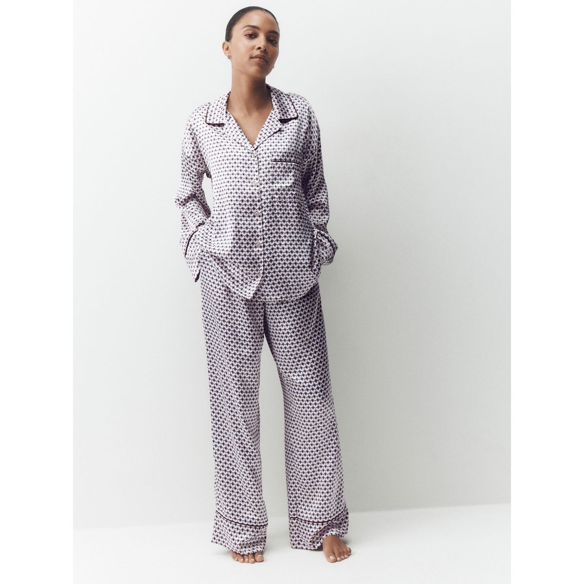 Pyjama boutonné en satin studio crème géométrique, NEXT