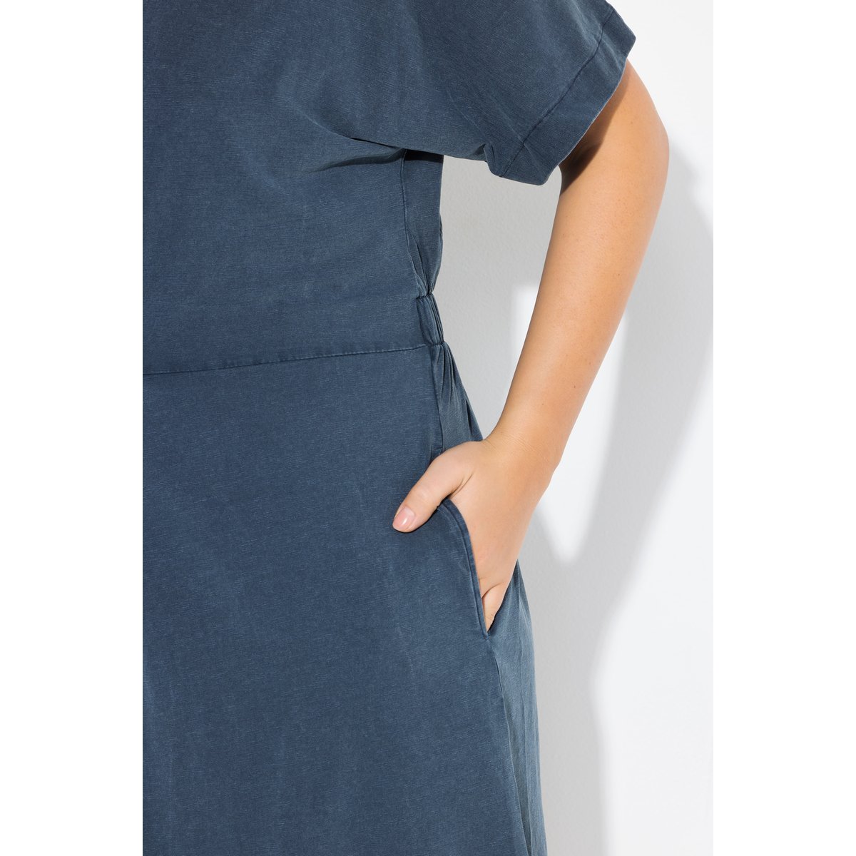 Robe en jersey. Col tunisien et marine, ULLA POPKEN
