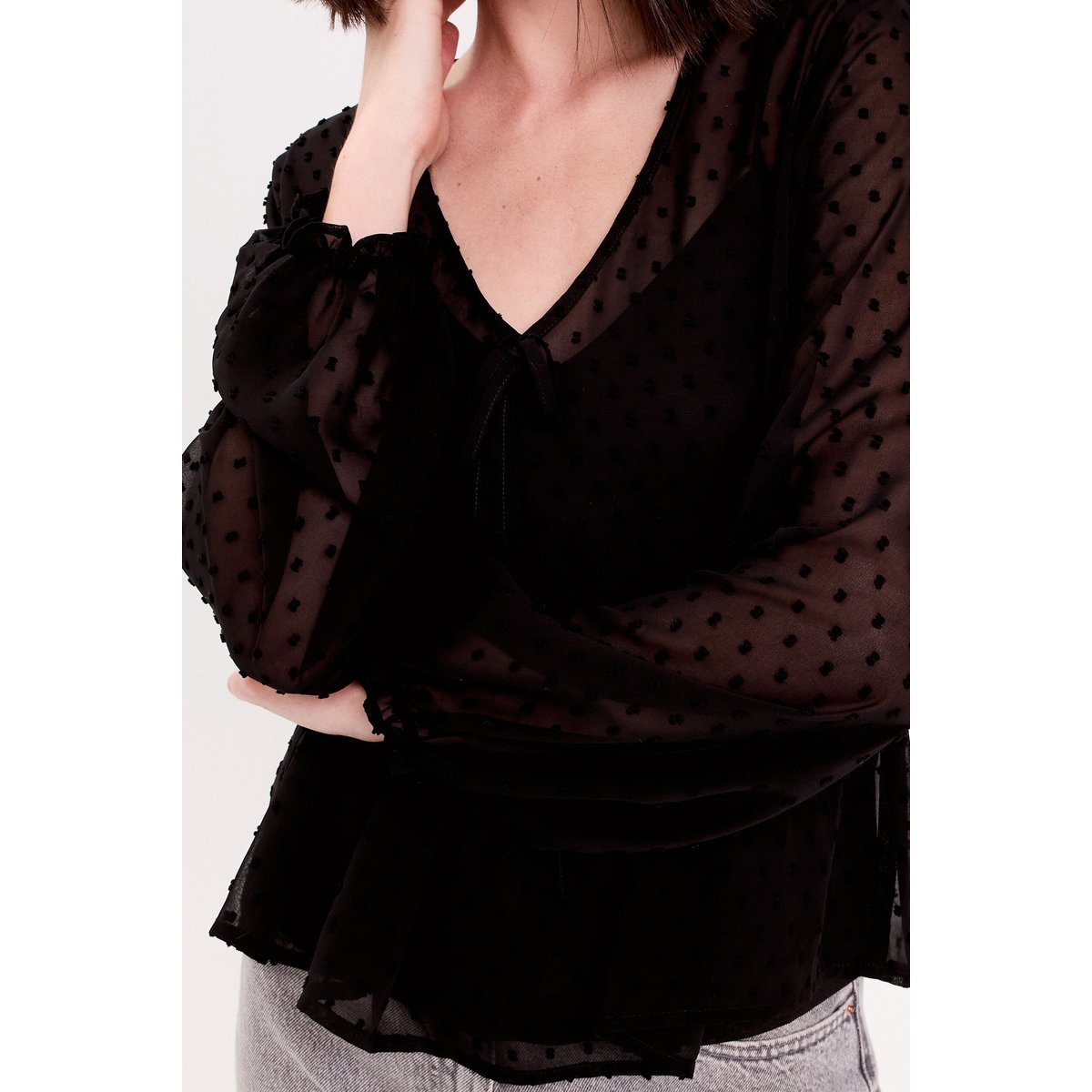 Blouse courte droite col v noir, CACHE CACHE