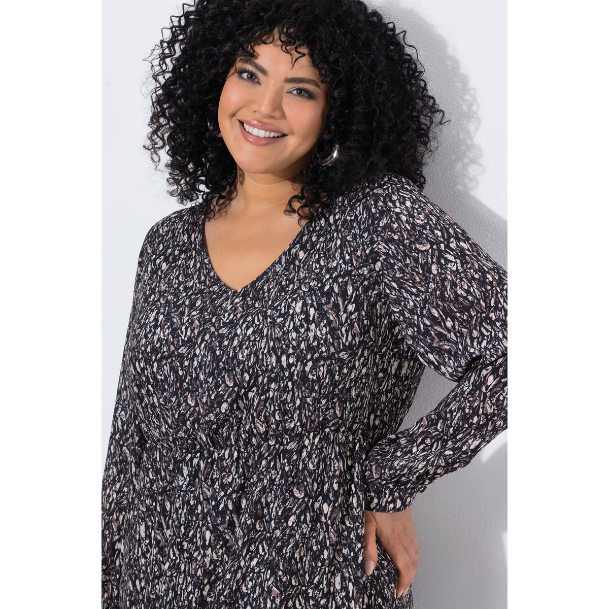 Robe maxi à manches longues et décolleté noir, ULLA POPKEN