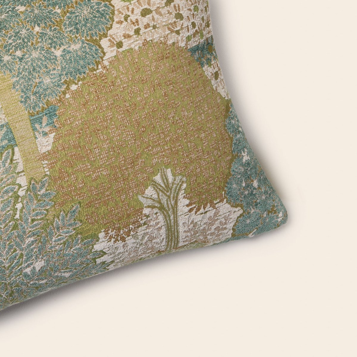 Housse De Coussin en Jacquard motif forêt ALISIA naturel et vert, MADURA