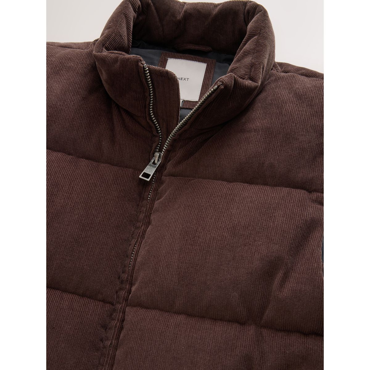 Veste sans manches matelassée en velours marron, NEXT