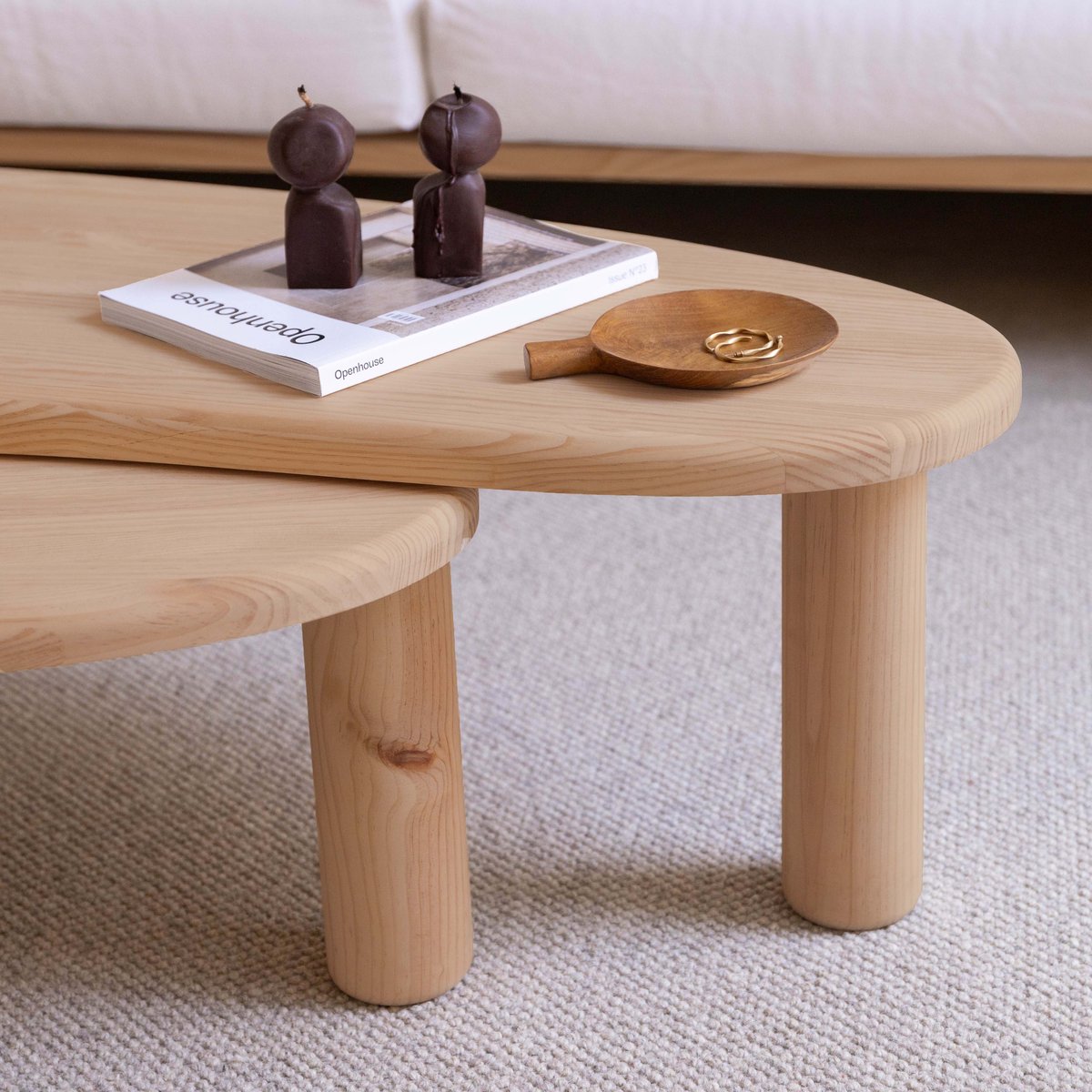 Lot de 2 tables verni couleur chêne TRAMADIU ET TUNA bois clair, NAAN FURNITURE