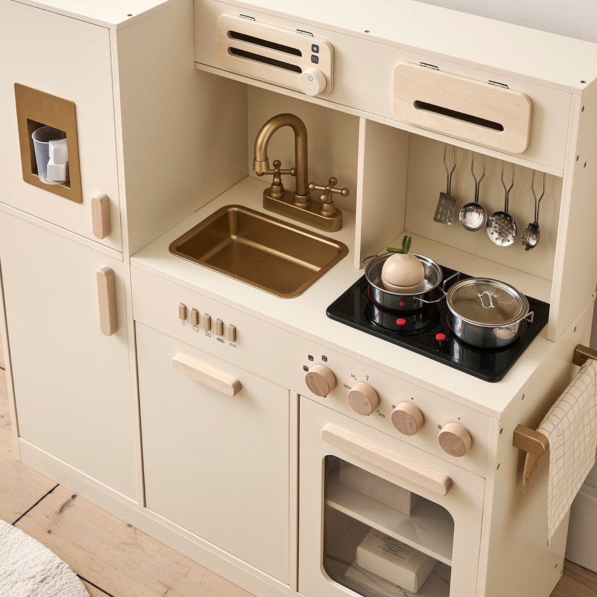 Cuisine en bois enfant XL «Noisette» – 9 accessoires incl. NOISETTE beige, PETITE AMELIE
