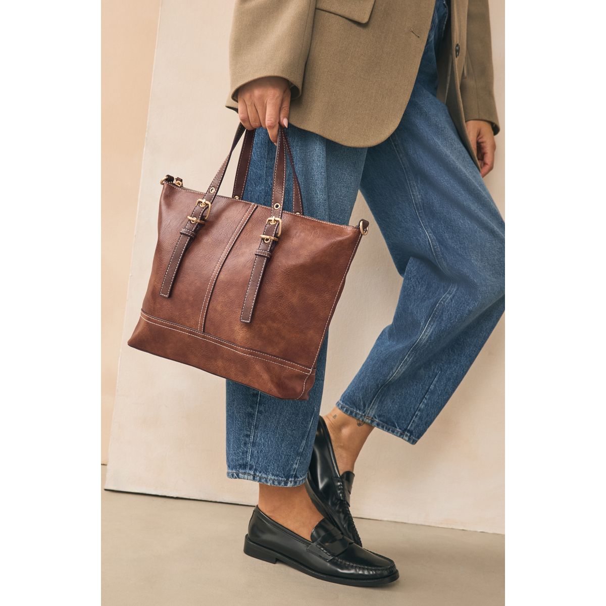Sac à main avec boucle marron fauve, NEXT