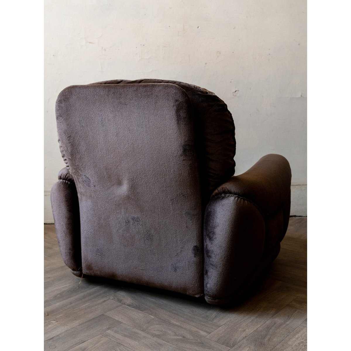 Paire de chauffeuses en velours marron Olivia N°94 - Bon état marron, DEBONGOUT