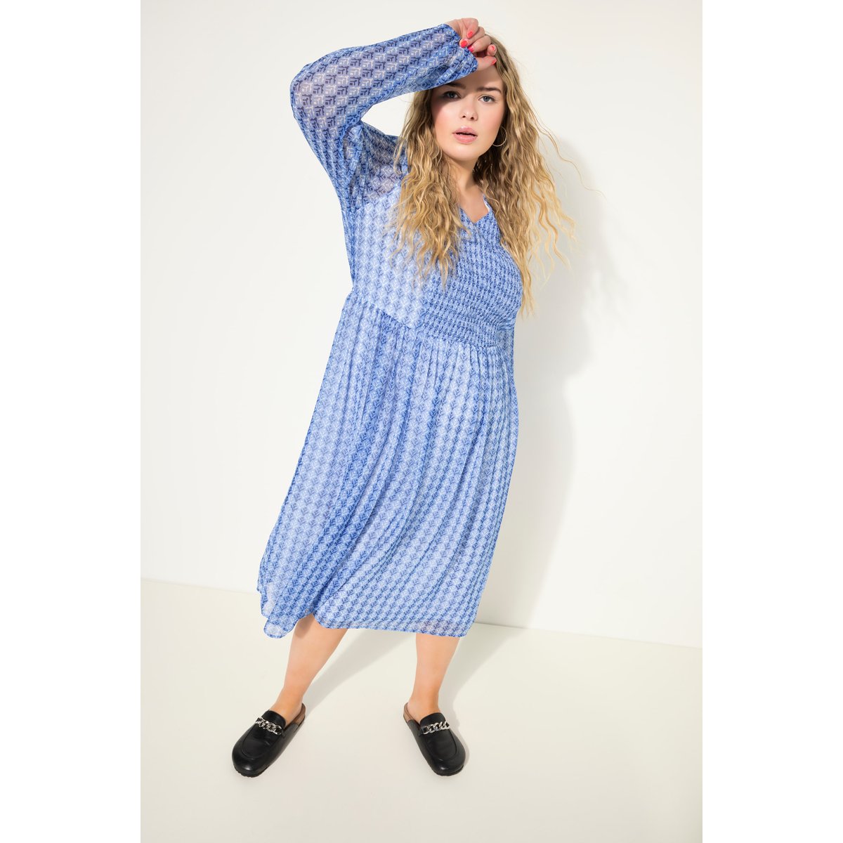 Robe midi coupe trapèze à décolleté en V bleu jean, STUDIO UNTOLD