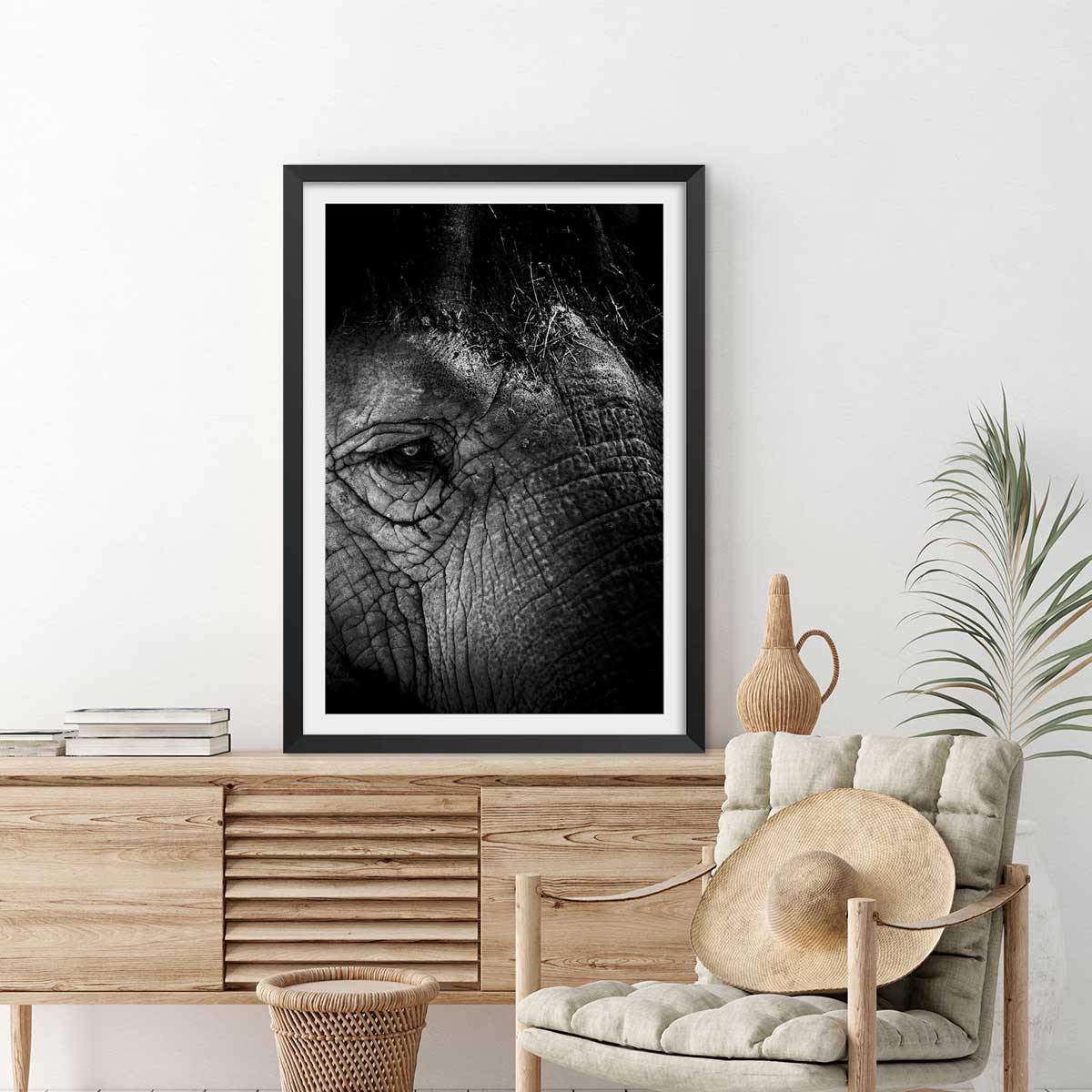 Affiche éléphant close up affiche + cadre en bois - noir, HEXOA
