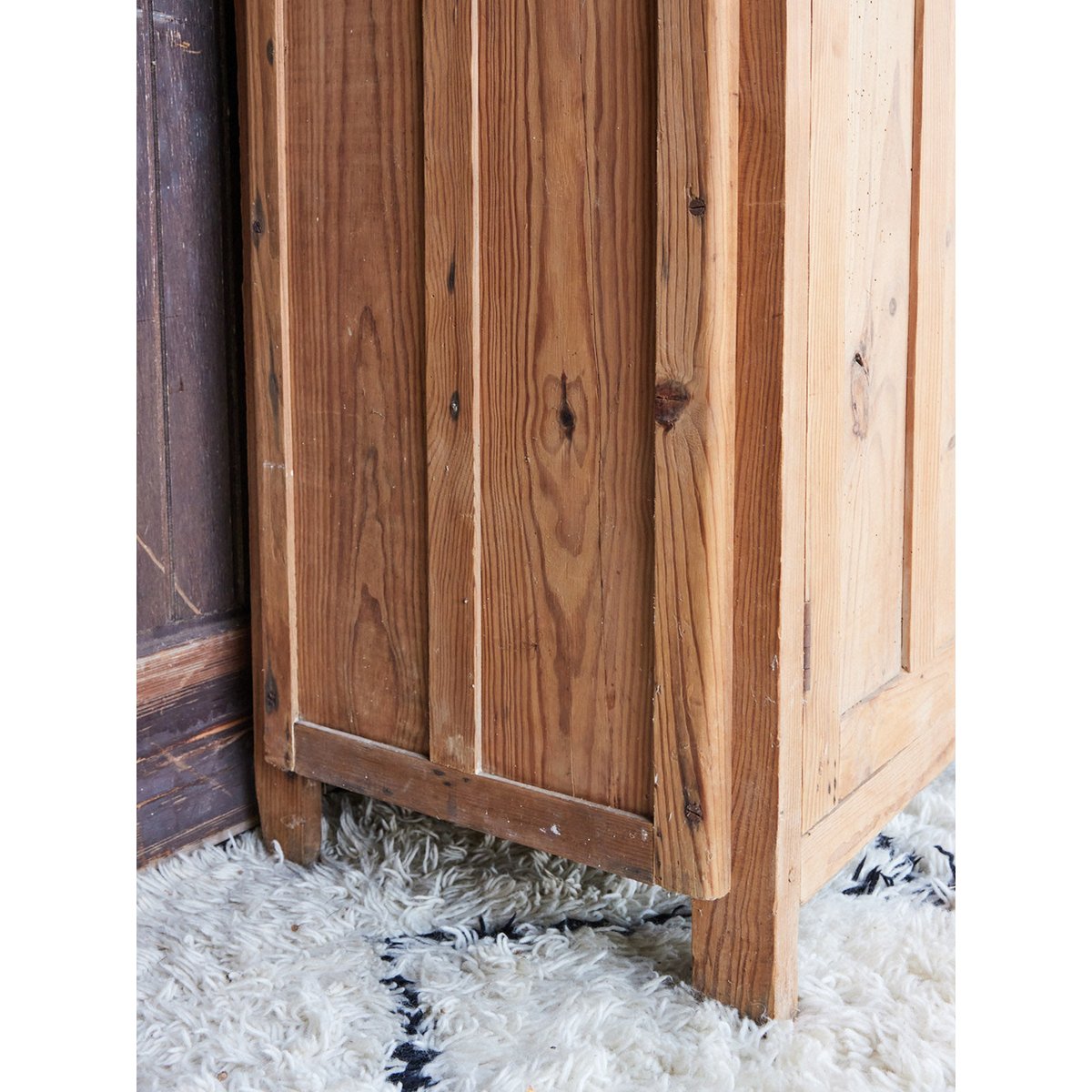 Armoire parisienne sablée en bois clair Blandine N°539 - Bon état bois clair, DEBONGOUT