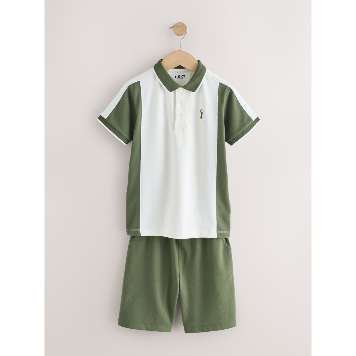 Polo à manches courtes et short colour-block vert/écru, NEXT