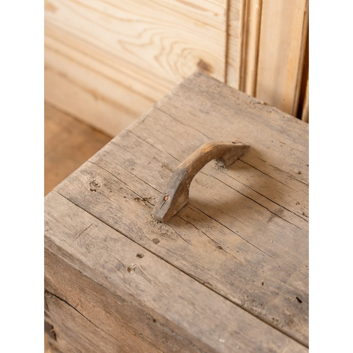 Coffre en bois Lucien N°166 - Bon état bois foncé, DEBONGOUT