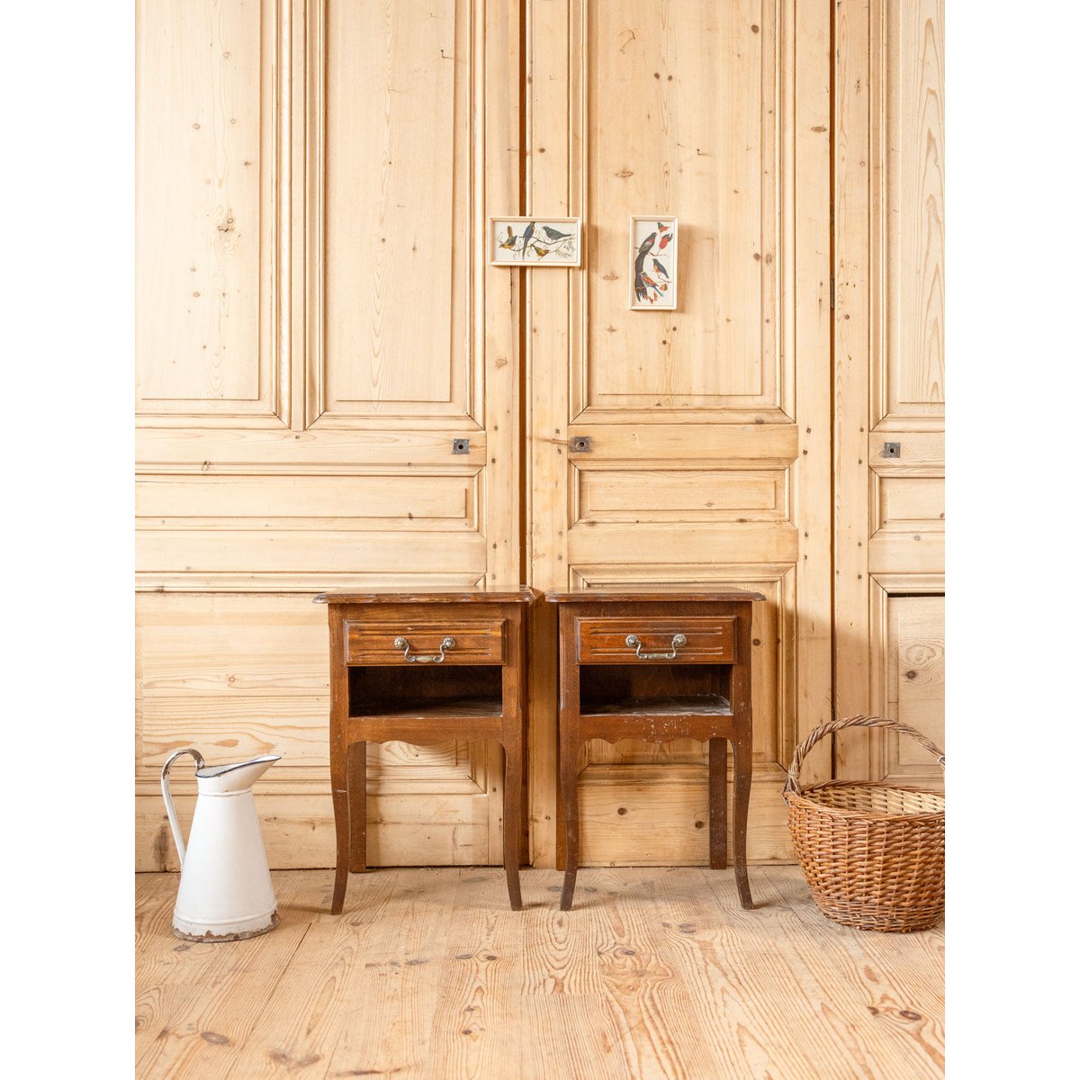 Paire de tables de chevet en bois Odile N°1494 - Bon état bois foncé, DEBONGOUT