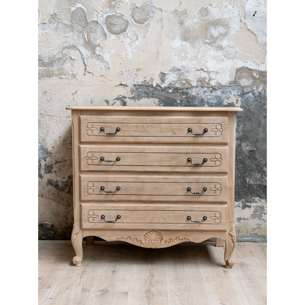 Commode en bois moulurée Garance N°773 - Bon état bois clair, DEBONGOUT