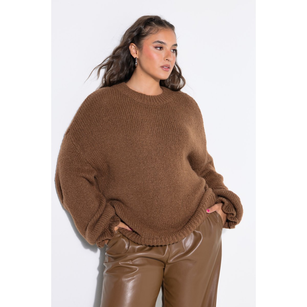 Pull oversize. Grosse maille et marron cacao, STUDIO UNTOLD