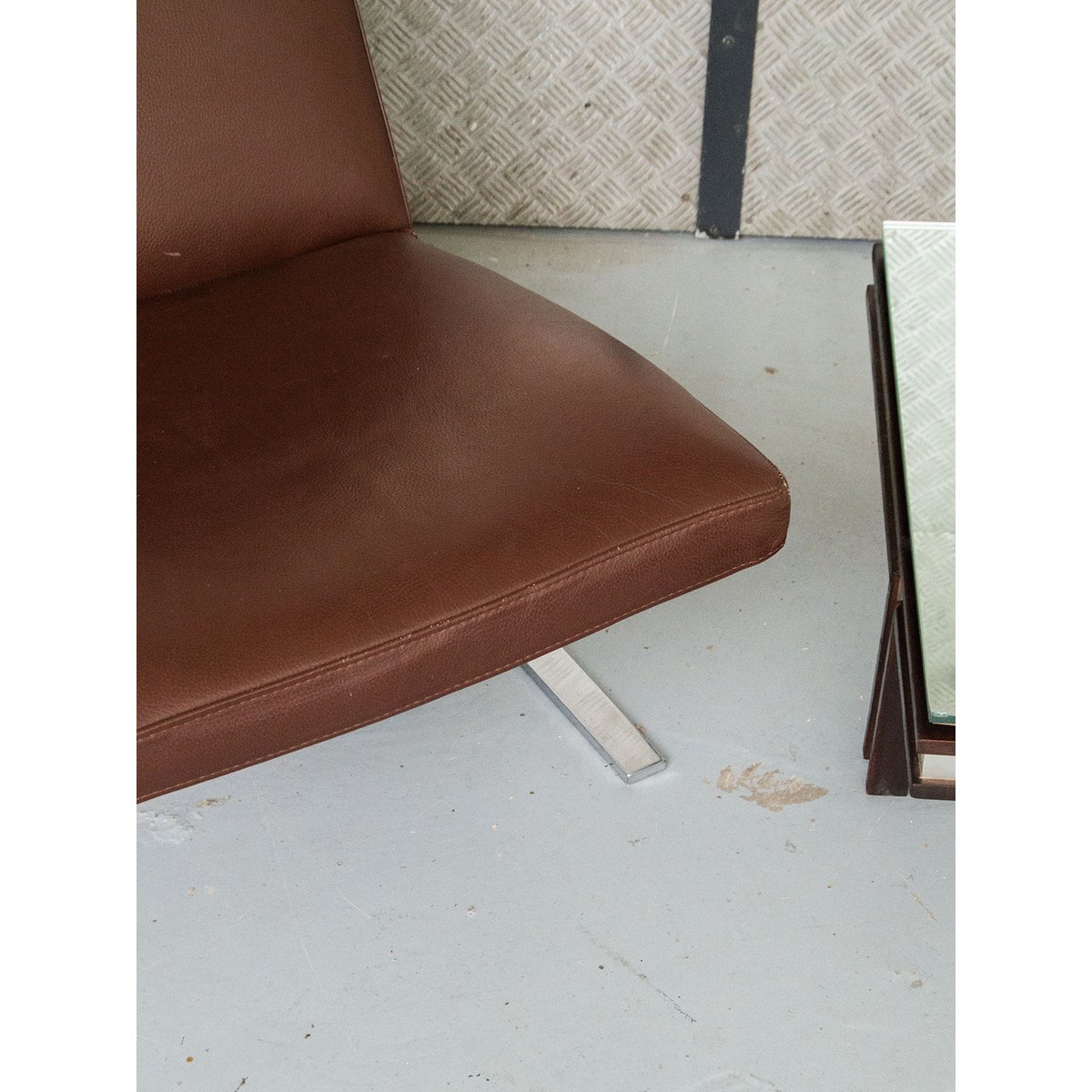 Fauteuil en cuir marron Jakob N°367 - Bon état marron, DEBONGOUT